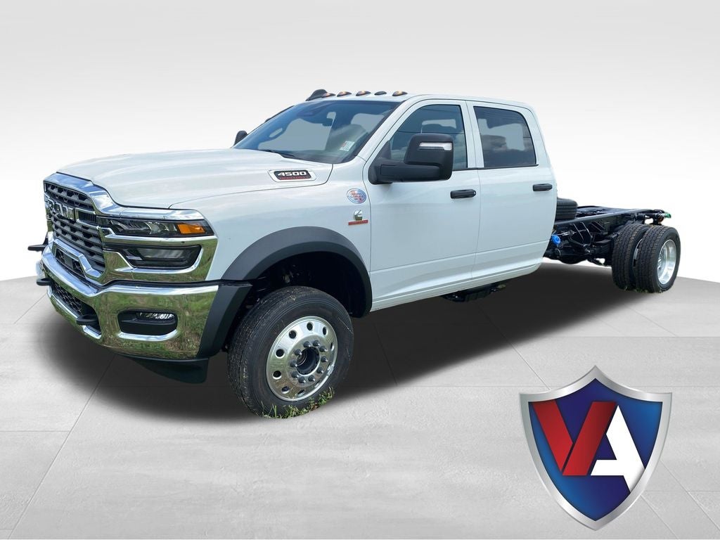 2026 RAM Ram 4500 Chassis Cab RAM 4500 TRADESMAN CHASSIS CREW CAB 4X4 84' CA in Bright White Clear-Coat Exterior Paint — front...