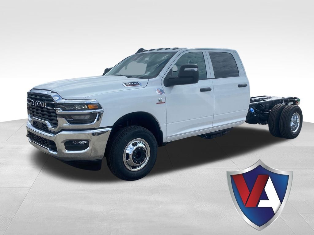 2026 RAM Ram 3500 Chassis Cab RAM 3500 TRADESMAN CREW CAB CHASSIS 4X4 60' CA in Bright White Clear-Coat Exterior Paint — front...